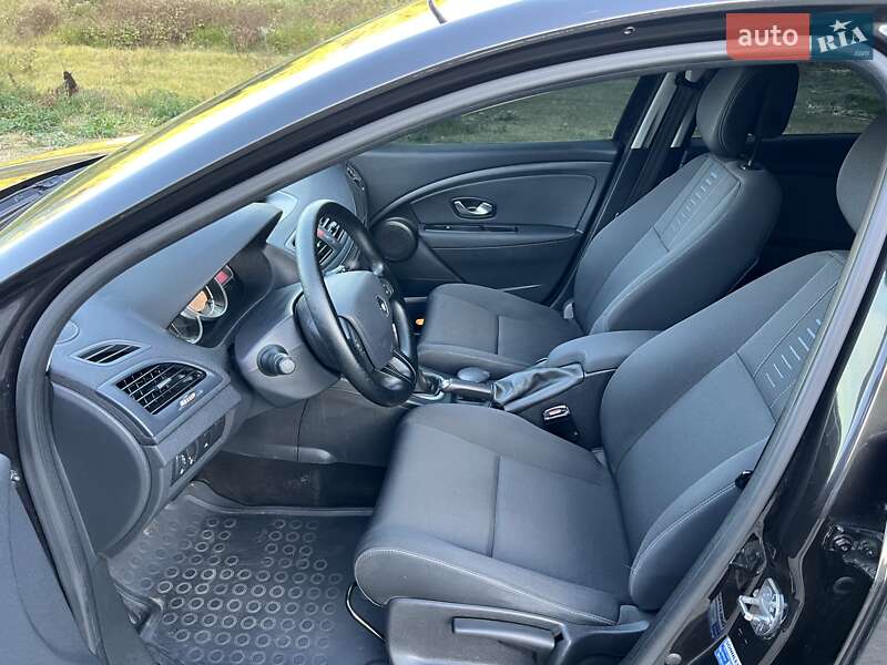Универсал Renault Megane 2010 в Ромнах фото 31 Универсал Renault Megane 2010 в Ромнах