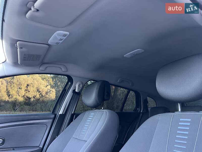 Универсал Renault Megane 2010 в Ромнах фото 36 Универсал Renault Megane 2010 в Ромнах