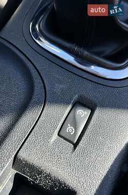 Хэтчбек Renault Megane 2014 в 
