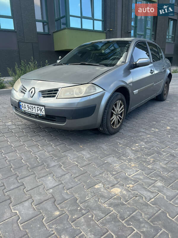 Седан Renault Megane 2006 в  фото Седан Renault Megane 2006 в