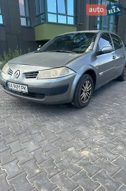 Седан Renault Megane 2006 в  Седан Renault Megane 2006 в