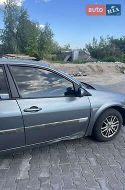 Седан Renault Megane 2006 в  фото 7 Седан Renault Megane 2006 в