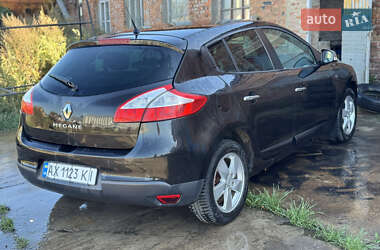 Хэтчбек Renault Megane 2011 в 