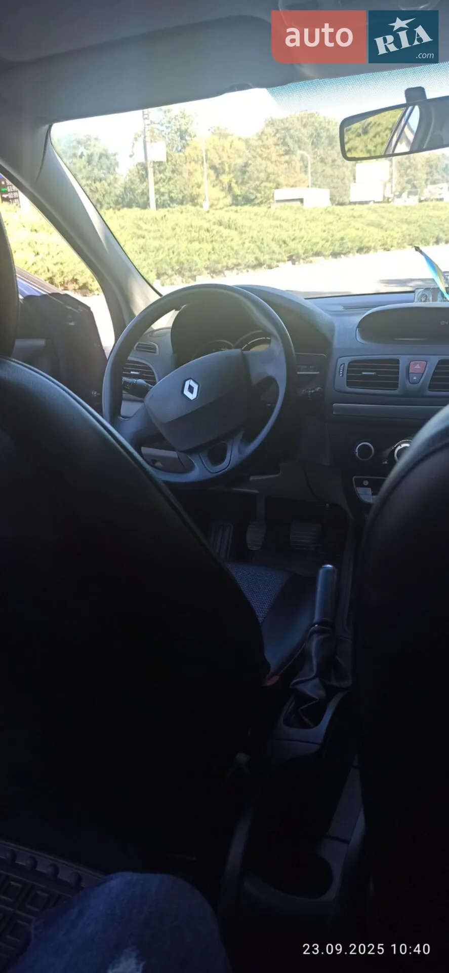 2010 Renault Megane - мініатюра 11