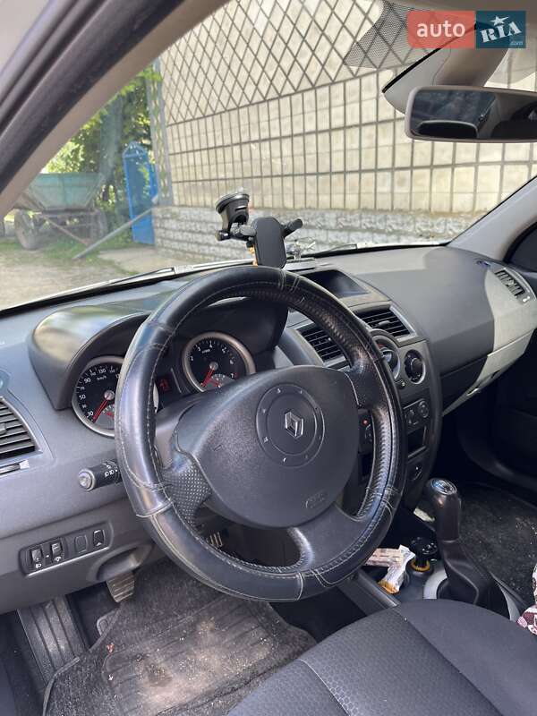 Седан Renault Megane 2005 в Острозі фото 5 Седан Renault Megane 2005 в Острозі