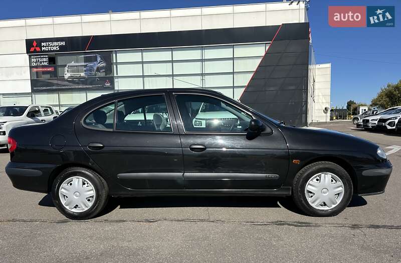 Седан Renault Megane 2003 в Киеве