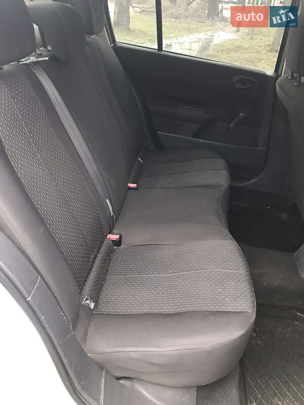 Седан Renault Megane 2005 в Балаклее