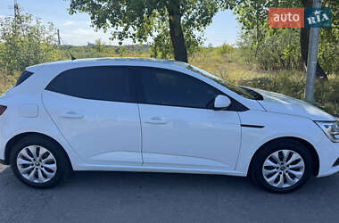 Хэтчбек Renault Megane 2018 в 