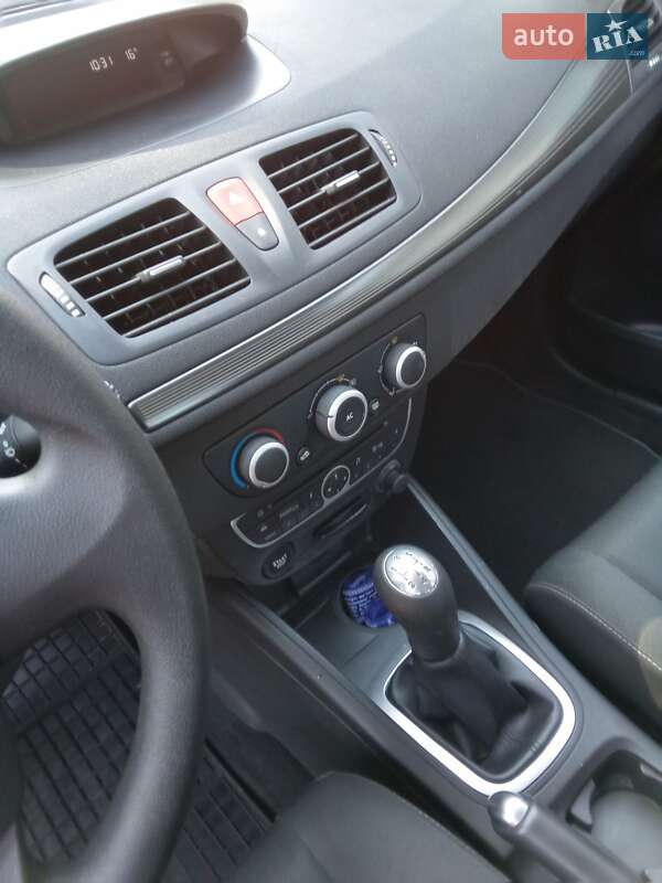 Хэтчбек Renault Megane 2009 в Чернигове фото 13 Хэтчбек Renault Megane 2009 в Чернигове