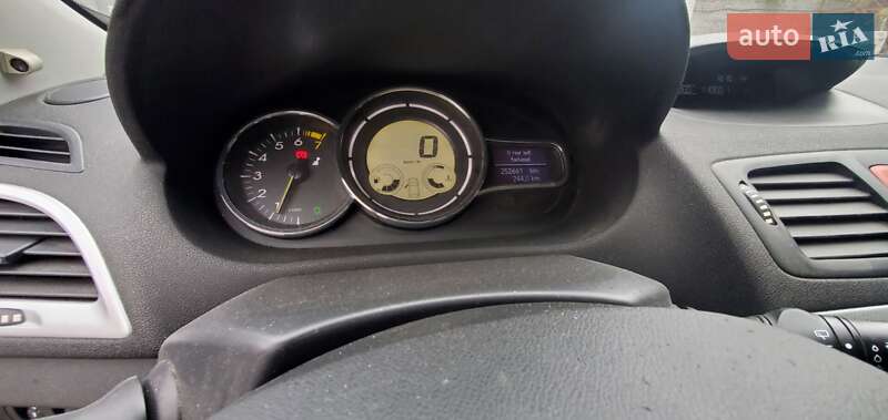 Универсал Renault Megane 2009 в Киеве фото 6 Универсал Renault Megane 2009 в Киеве