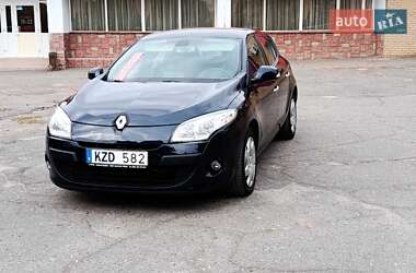 Хэтчбек Renault Megane 2010 в 