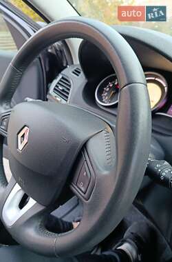 Хэтчбек Renault Megane 2010 в 
