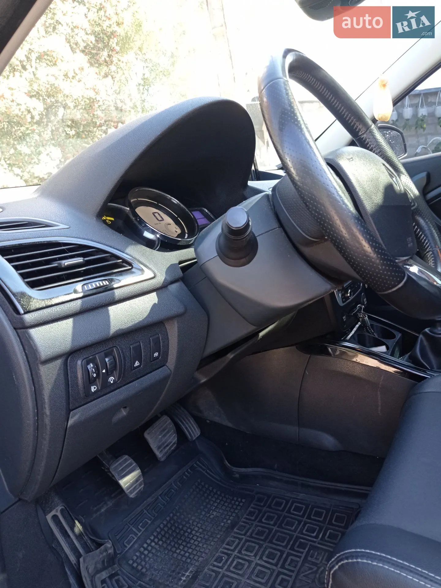 2013 Renault Megane - мініатюра 25
