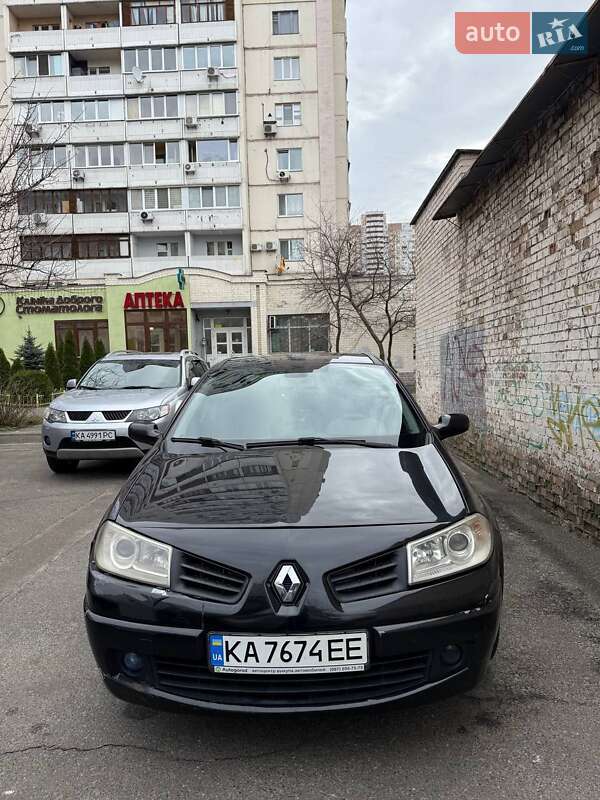 Седан Renault Megane 2006 в Вишневом фото 2 Седан Renault Megane 2006 в Вишневом