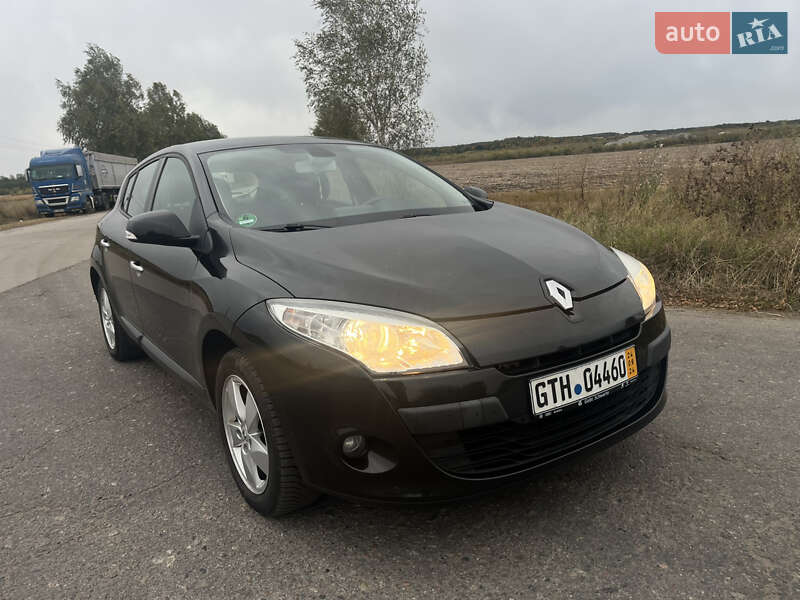 Хэтчбек Renault Megane 2009 в 