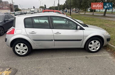Хэтчбек Renault Megane 2005 в 