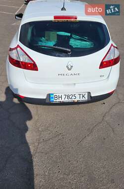Хэтчбек Renault Megane 2014 в 