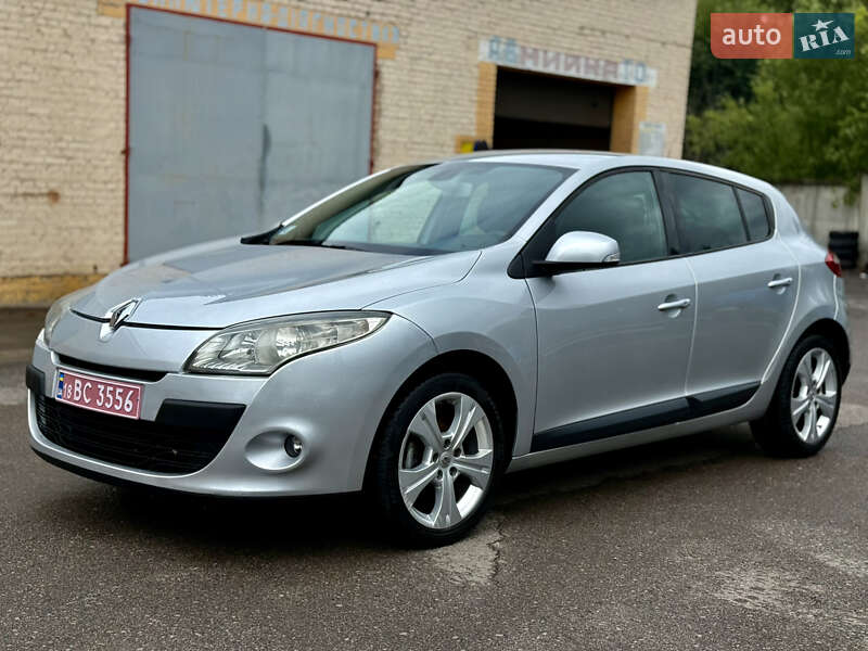 Хэтчбек Renault Megane 2009 в 
