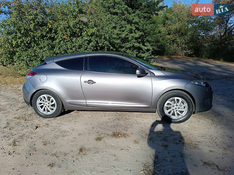 Купе Renault Megane 2012 в Киеве фото 4 Купе Renault Megane 2012 в Киеве
