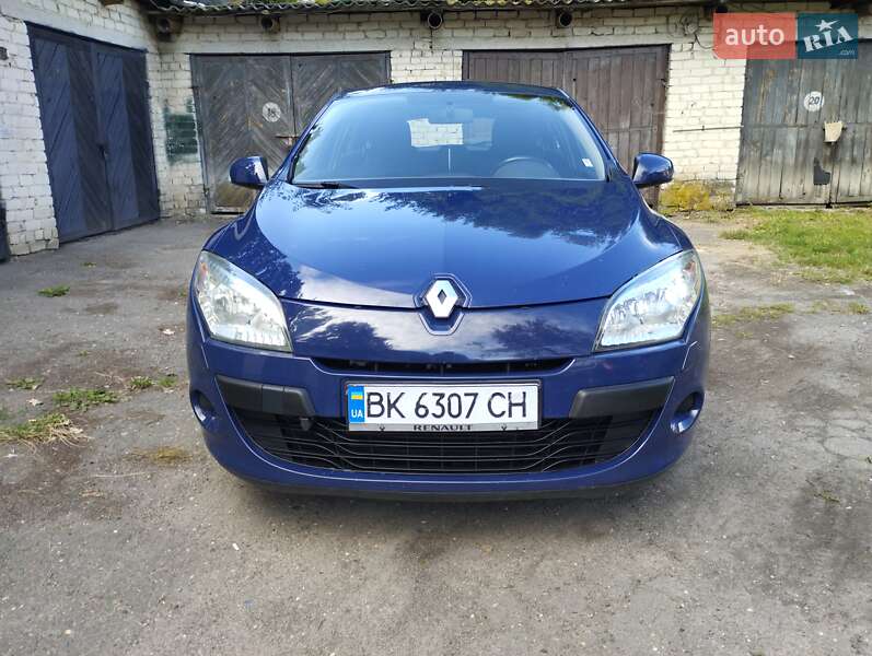 Универсал Renault Megane 2010 в Остроге