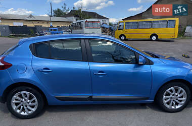 Хетчбек Renault Megane 2012 в 