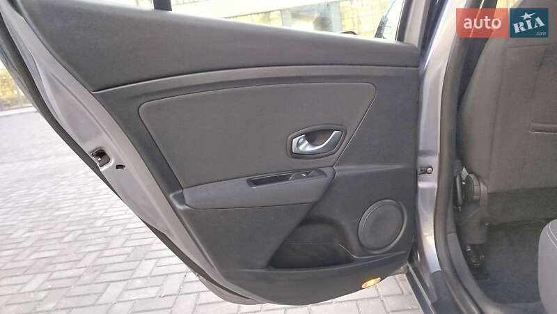 Хетчбек Renault Megane 2009 в Дніпрі фото 23 Хетчбек Renault Megane 2009 в Дніпрі