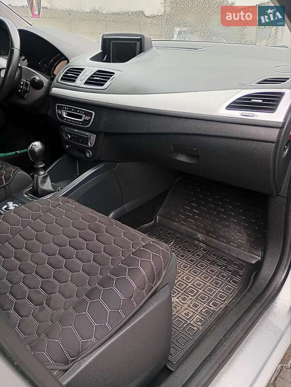 Универсал Renault Megane 2013 в Староконстантинове фото 18 Универсал Renault Megane 2013 в Староконстантинове