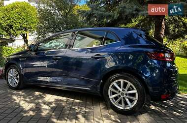 Хэтчбек Renault Megane 2017 в 