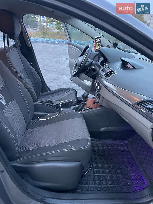 Универсал Renault Megane 2011 в Ахтырке фото 7 Универсал Renault Megane 2011 в Ахтырке