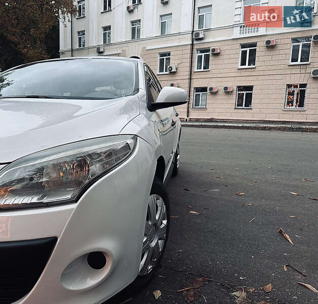 Renault Megane 2010 Renault Megane 2010