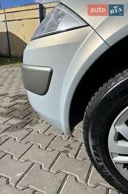 Седан Renault Megane 2003 в 
