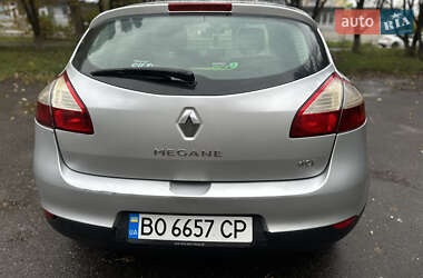 Хетчбек Renault Megane 2011 в 