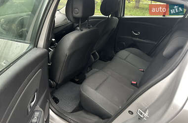 Хетчбек Renault Megane 2011 в 