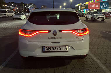 Хэтчбек Renault Megane 2016 в 
