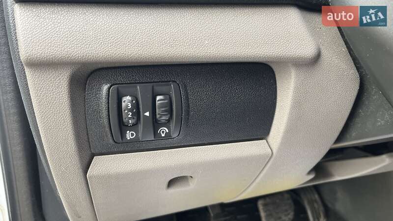 Хетчбек Renault Megane 2011 в Стрию фото 12 Хетчбек Renault Megane 2011 в Стрию