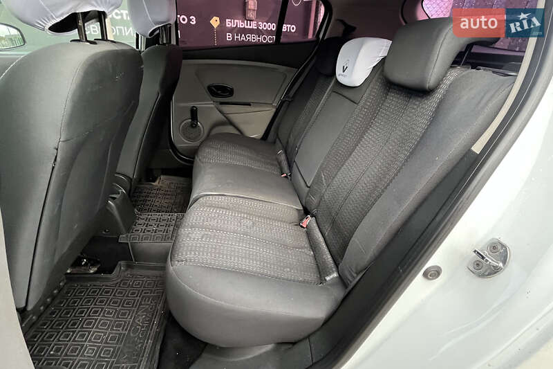 Хетчбек Renault Megane 2011 в Стрию фото 16 Хетчбек Renault Megane 2011 в Стрию