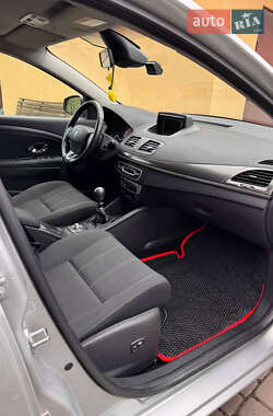 Хэтчбек Renault Megane 2014 в 