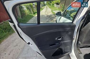 Хэтчбек Renault Megane 2013 в 