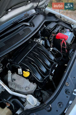 Универсал Renault Megane 2006 в  фото 34 Универсал Renault Megane 2006 в