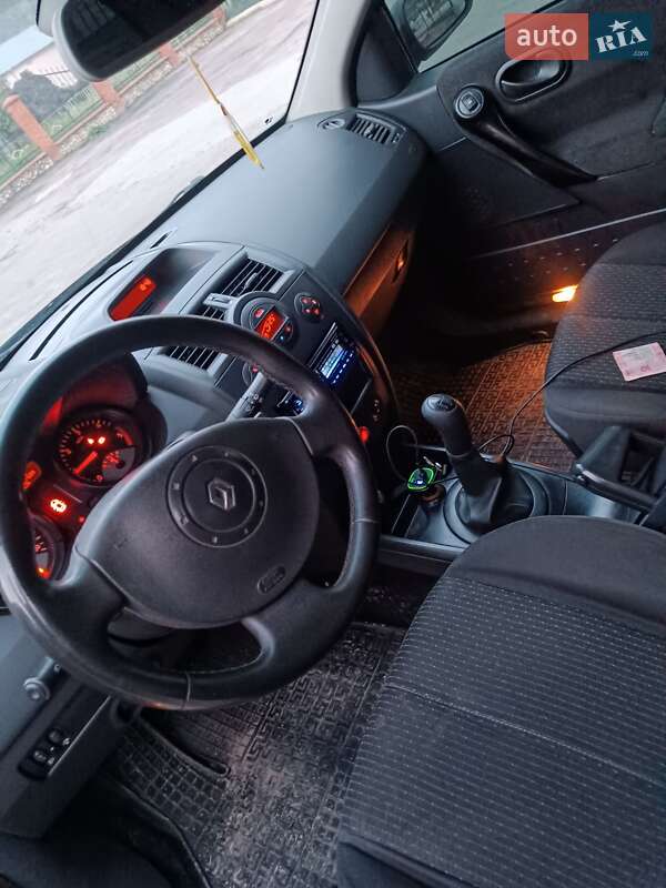 Хэтчбек Renault Megane 2003 в Кременце