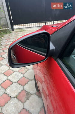 Хэтчбек Renault Megane 2010 в 