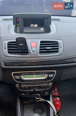 Хэтчбек Renault Megane 2010 в 