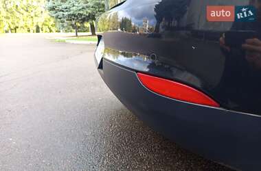 Хетчбек Renault Megane 2010 в 