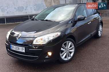 Хетчбек Renault Megane 2010 в 