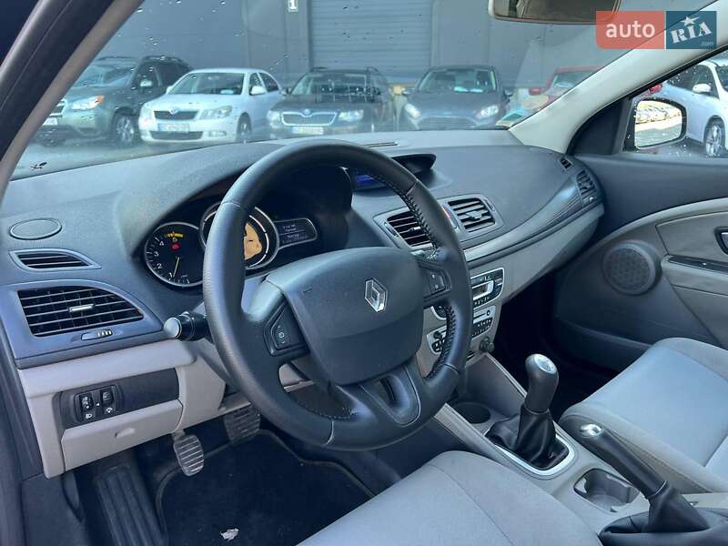 Хетчбек Renault Megane 2009 в Львові фото 17 Хетчбек Renault Megane 2009 в Львові