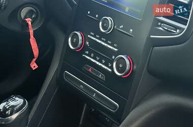 Універсал Renault Megane 2017 в  фото 36 Універсал Renault Megane 2017 в
