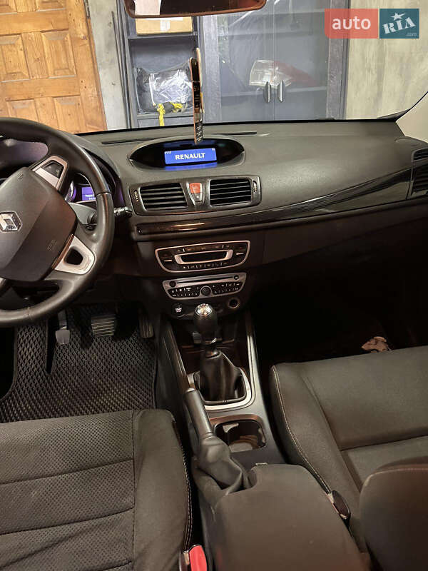 Универсал Renault Megane 2011 в Шумске
