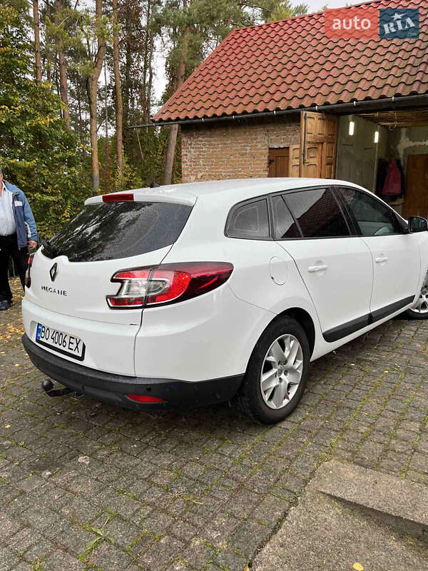 Универсал Renault Megane 2011 в Шумске