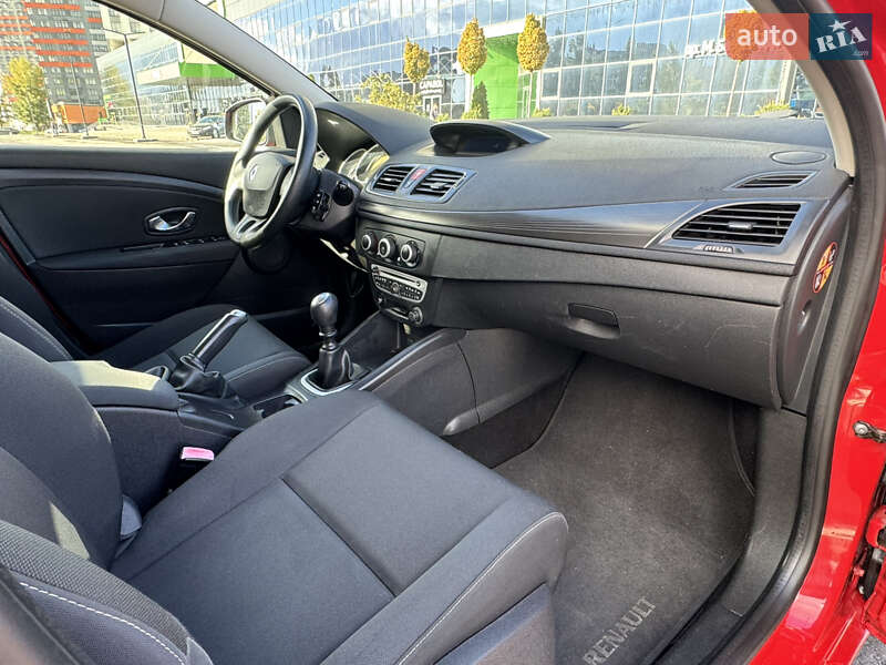 Универсал Renault Megane 2010 в Киеве фото 30 Универсал Renault Megane 2010 в Киеве