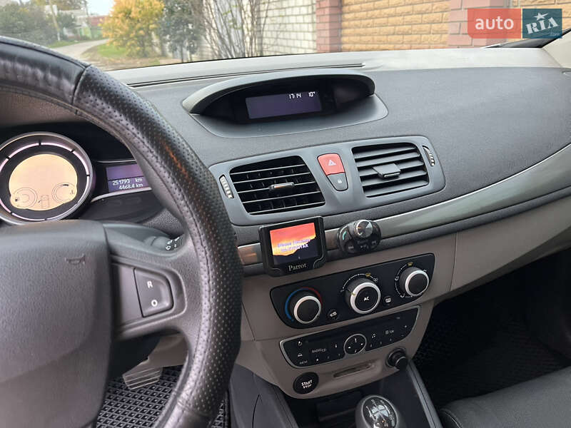 Хэтчбек Renault Megane 2011 в Кременчуге фото 14 Хэтчбек Renault Megane 2011 в Кременчуге
